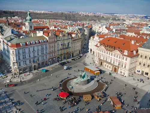 Výlet do pražského paláce Kinských za Bertou von Suttnerovou